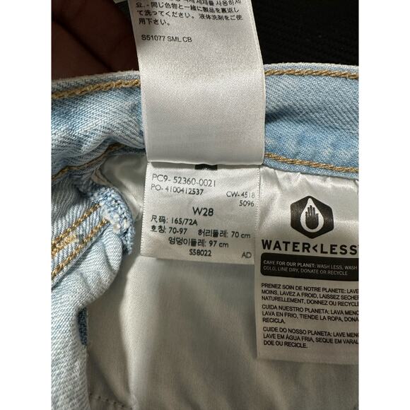 Levis' Premium Wedgie Short Button Fly Light Wash Cut Off Size 28 - Picture 5 of 11